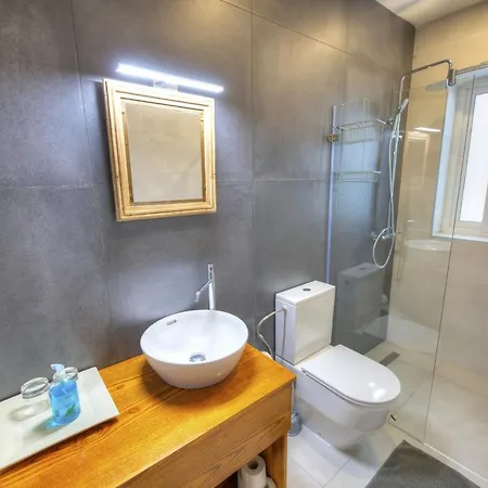 Large And Comfortable 2-bedroom In Dbri1-1 דירה