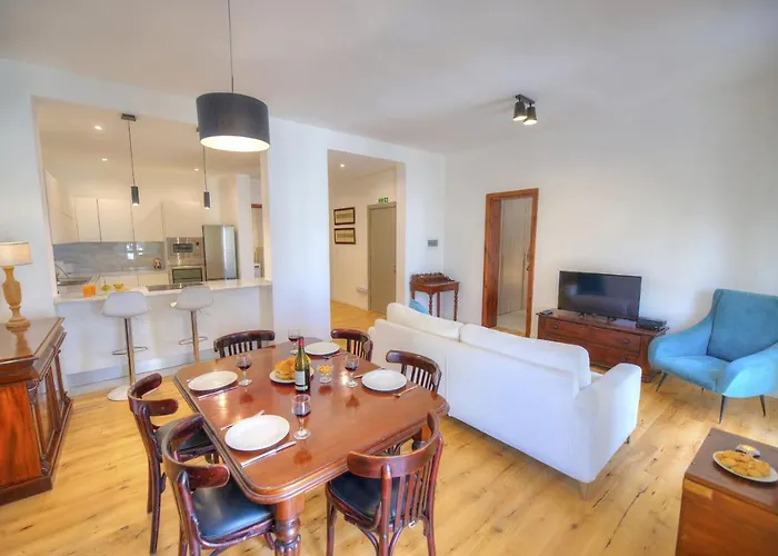 Large And Comfortable 2-bedroom In Dbri1-1 Apartment *