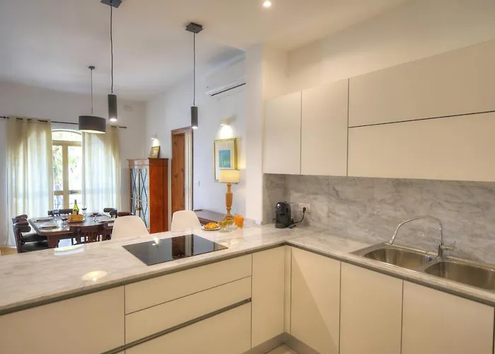 Large And Comfortable 2-bedroom In Dbri1-1